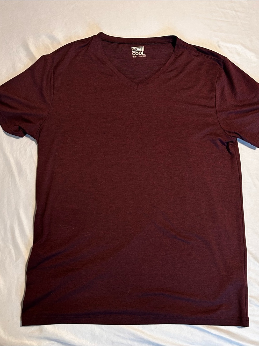 32 Degrees Men’s V-Neck Short Sleeve Shirt Burgundy
